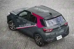 Vehicle-branding-company-in-Dubai-wrapping-a-commercial-car-van-with-full-vinyl-wrap-14