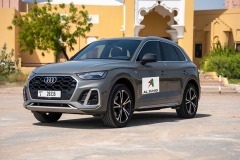 Magnet-branding-concept-displaying-removable-vehicle-branding-signs-on-commercial-vehicles-7